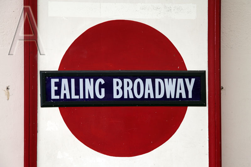 London Underground - Ealig Broadway